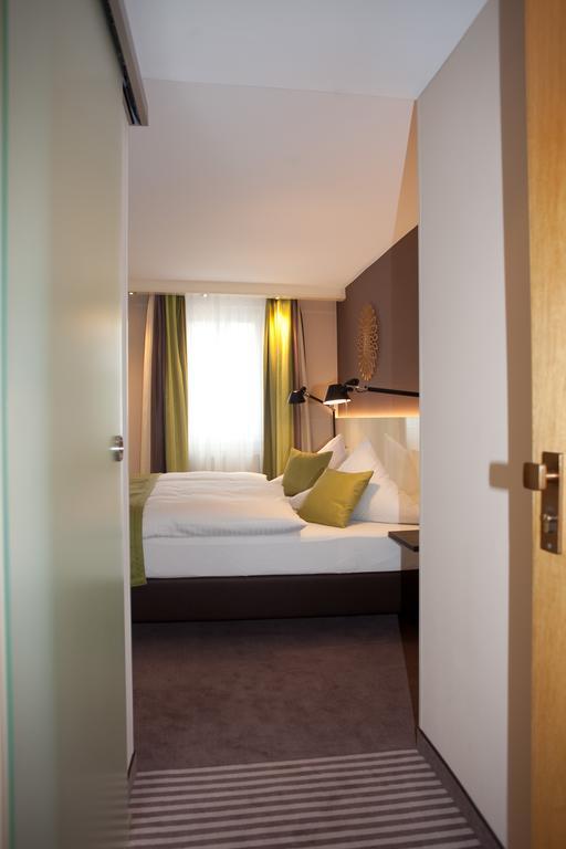 Hotel-Restaurant Arneggers Adler Tiefenbronn Bagian luar foto