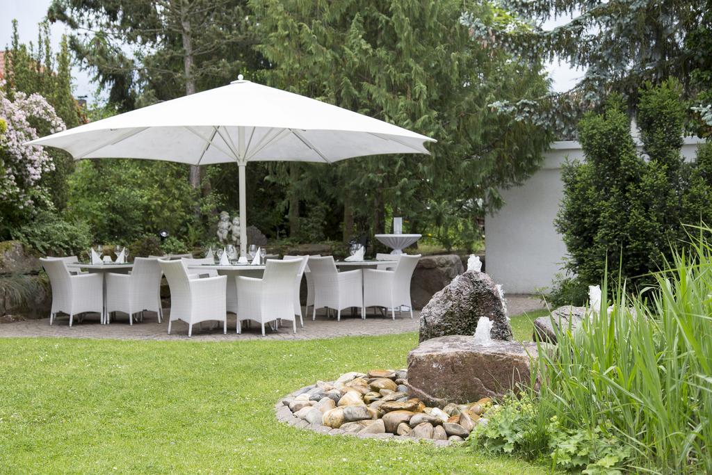 Hotel-Restaurant Arneggers Adler Tiefenbronn Bagian luar foto