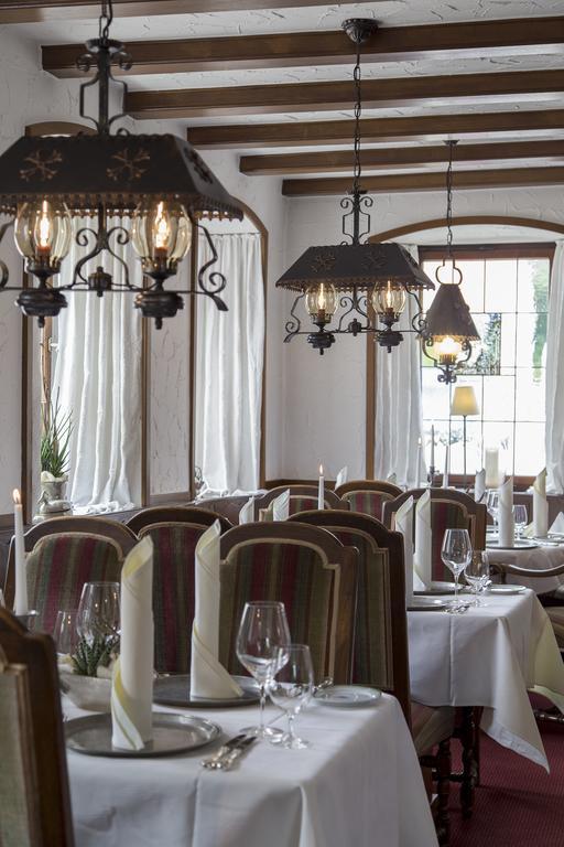 Hotel-Restaurant Arneggers Adler Tiefenbronn Bagian luar foto